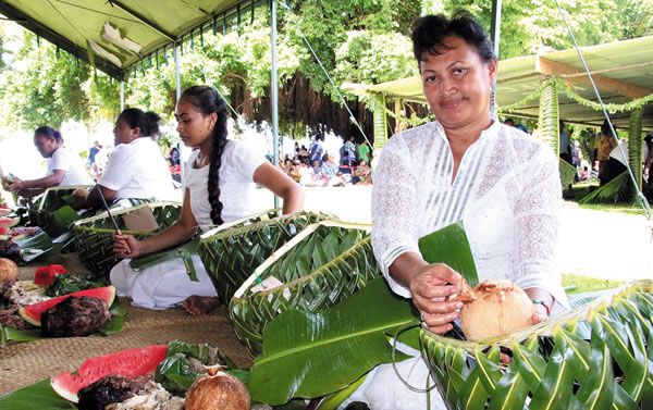 Rotuma ladies serving the banquet